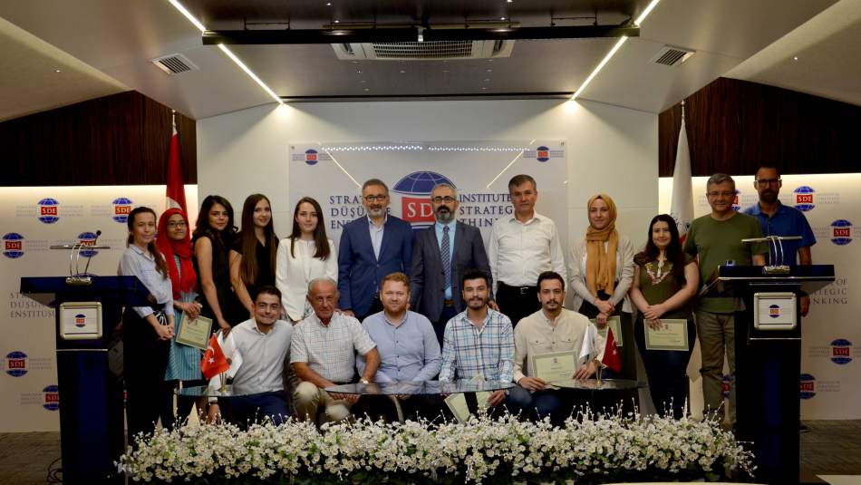 SDE 2018 Yaz Staj Döneminde başarılı olan öğrenciler sertifikalarını aldı