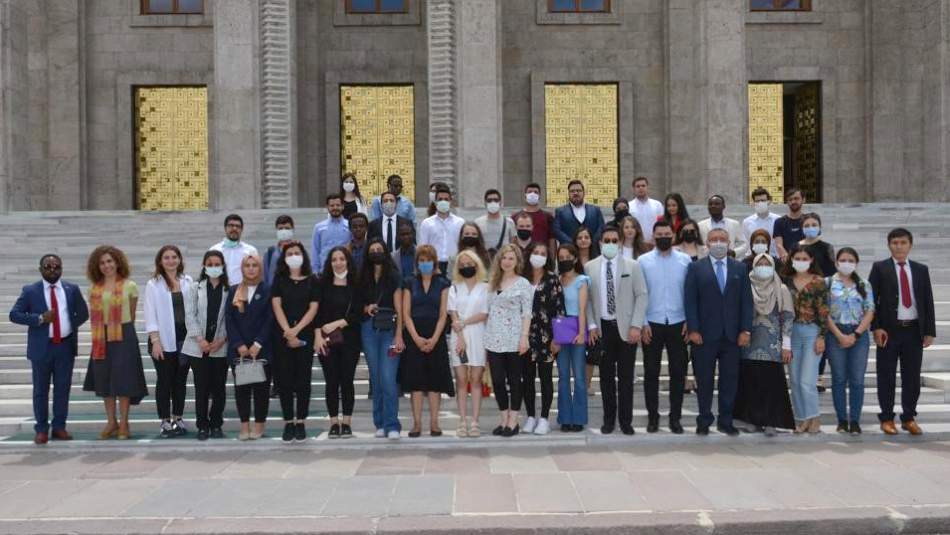 'Uluslararası Diplomasi Okulu' Öğrencileri TBMM’yi Ziyaret Etti