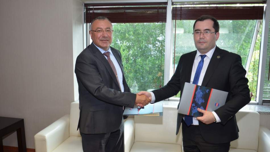 Stratejik Düşünce Enstitüsü (SDE) ve Özbekistan Kalkınma Stratejisi Merkezi (DSC) Arasında Mutabakat Zaptı İmzalandı