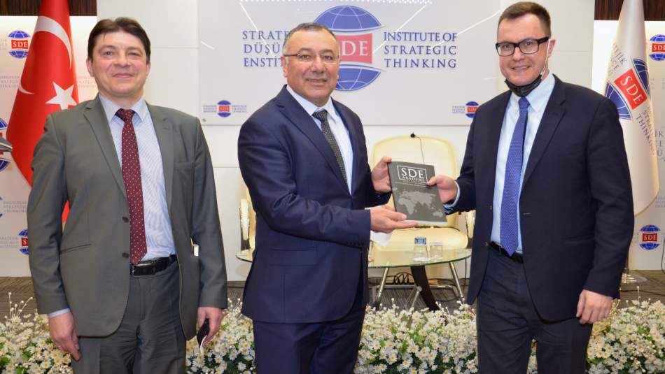 Rus Heyeti SDE'yi Ziyaret Etti