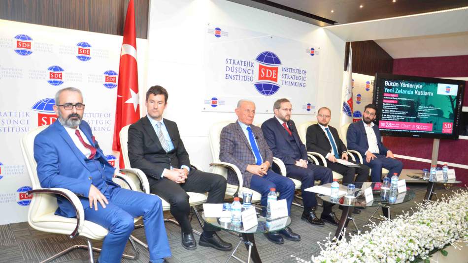 SDE'de "Bütün Yönleriyle Yeni Zelanda Katliamı" Paneli Düzenlendi