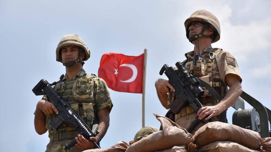 Baba-oğul vatan savunmasında...