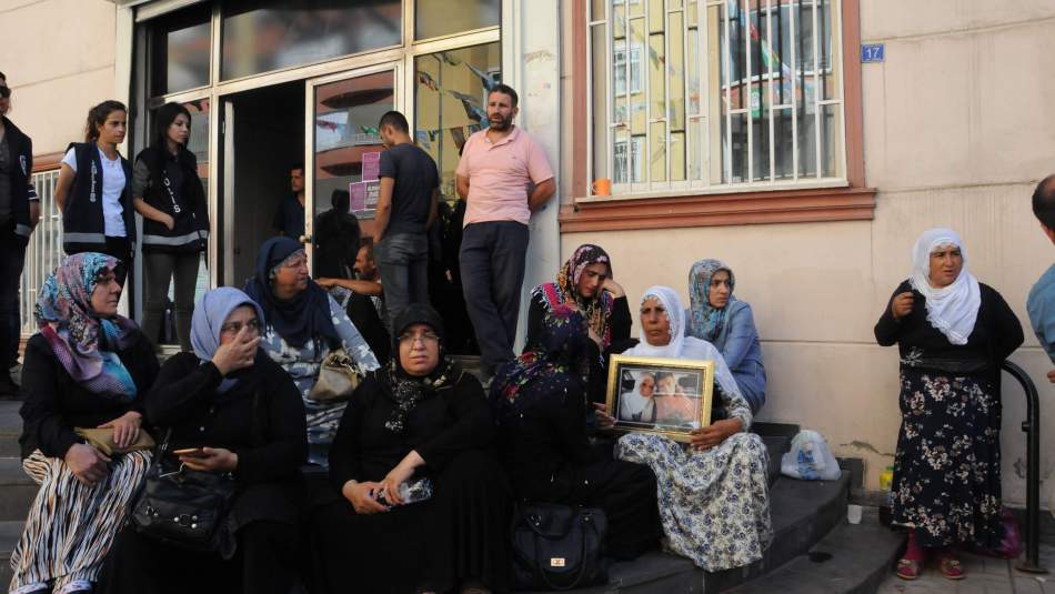 Ailelerin Evlat Nöbeti Sürüyor