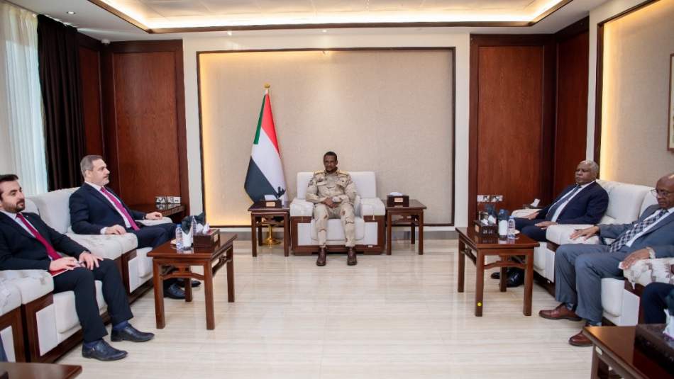 MİT Başkanı Hakan Fidan, Sudan Egemenlik Konseyi Başkanı Burhan ile Görüştü