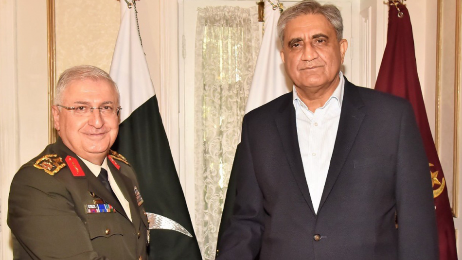Orgeneral Güler Pakistan'da