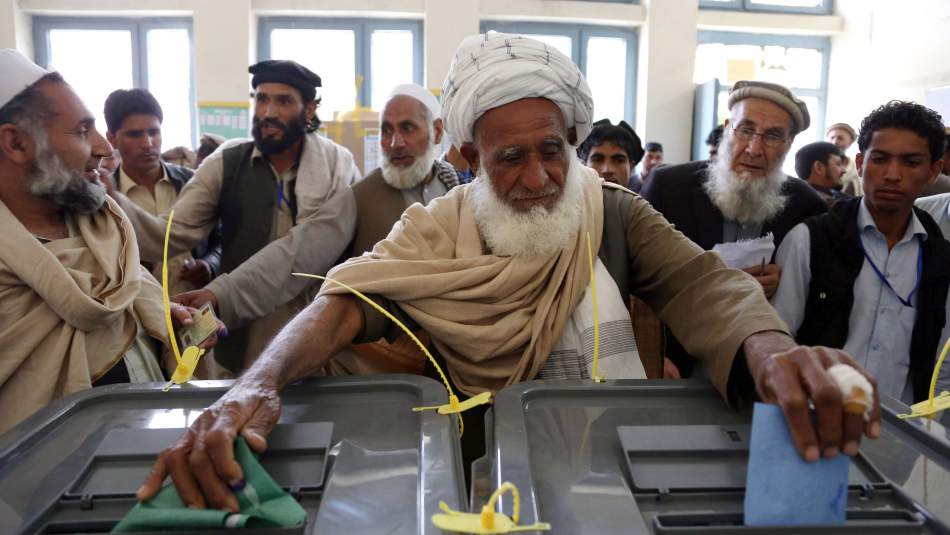 Afganistan'da halk sandık başında