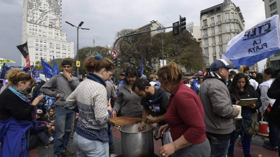 Arjantin'de Halk Protesto İçin Sokakta