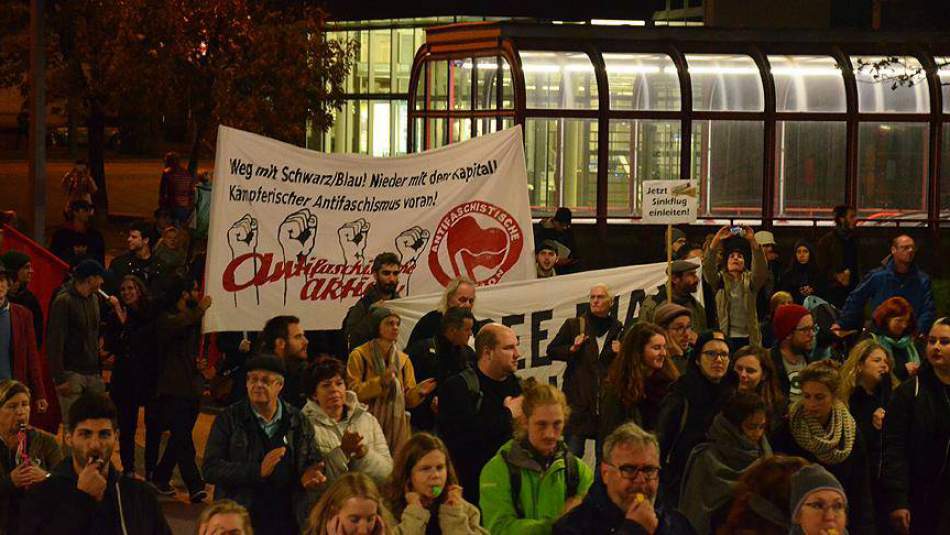 Avusturya’da hükümetin Müslüman ve göçmen karşıtı politikalarına protesto
