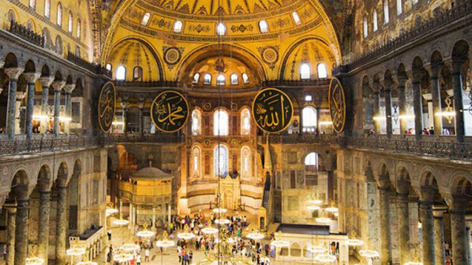 Diyanet’ten Ayasofya Açıklaması: Resimler Namaza Engel Değil