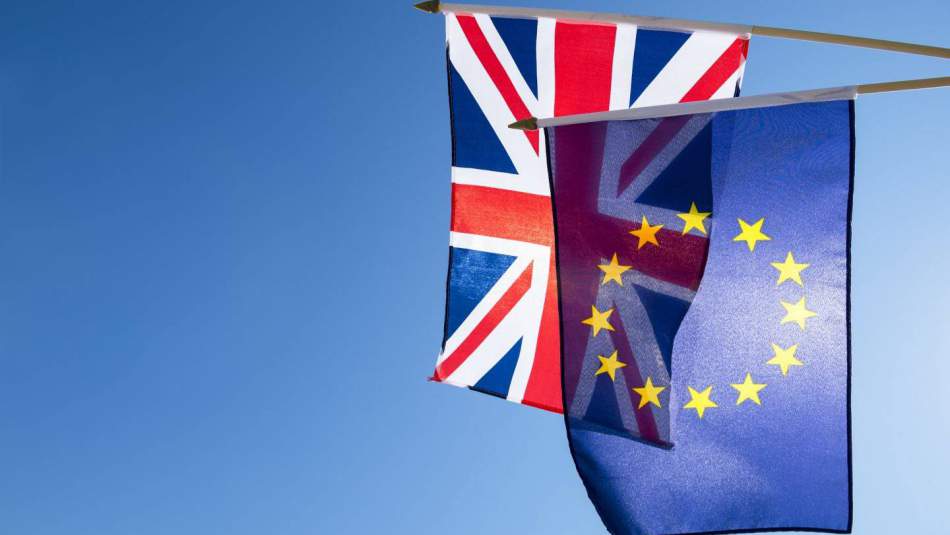 AB'den İngiltere'ye : Brexit'i hızlandır