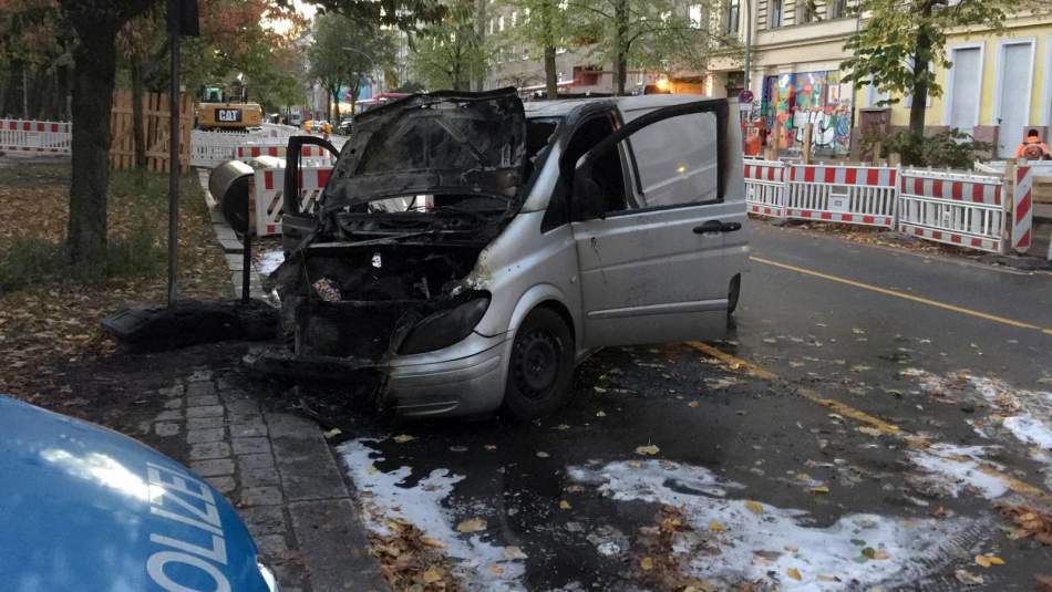 Berlin'de DİTİB'in cenaze aracı yakıldı