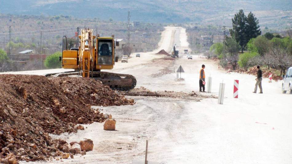Türkiye Suriye'de Menbiç'e kadar duble yol inşa etmeye başladı