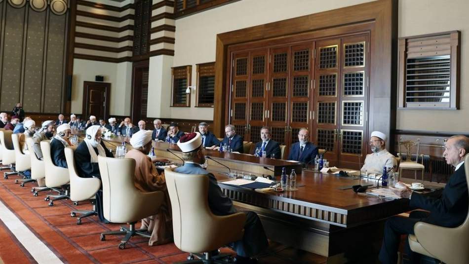 Cumhurbaşkanı Erdoğan, İslam Dünyasının Seçkin Alimlerden Oluşan Heyeti Kabul Etti