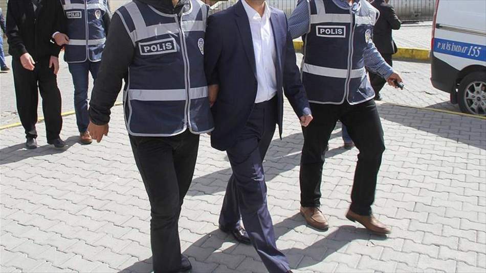 İkisi muvazzaf 9 binbaşıya FETÖ'den gözaltı