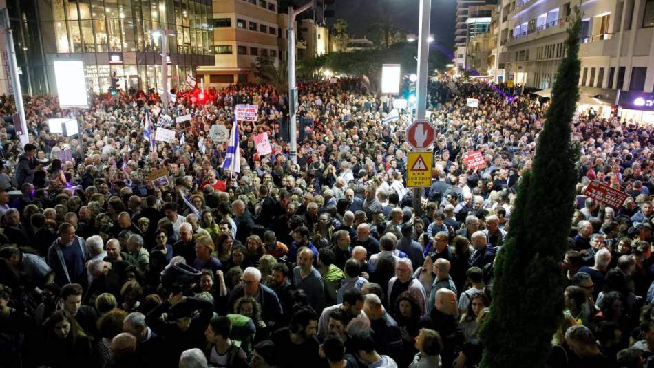İsrail vatandaşı binlerce Filistinli ırkçı yasayı protesto etti