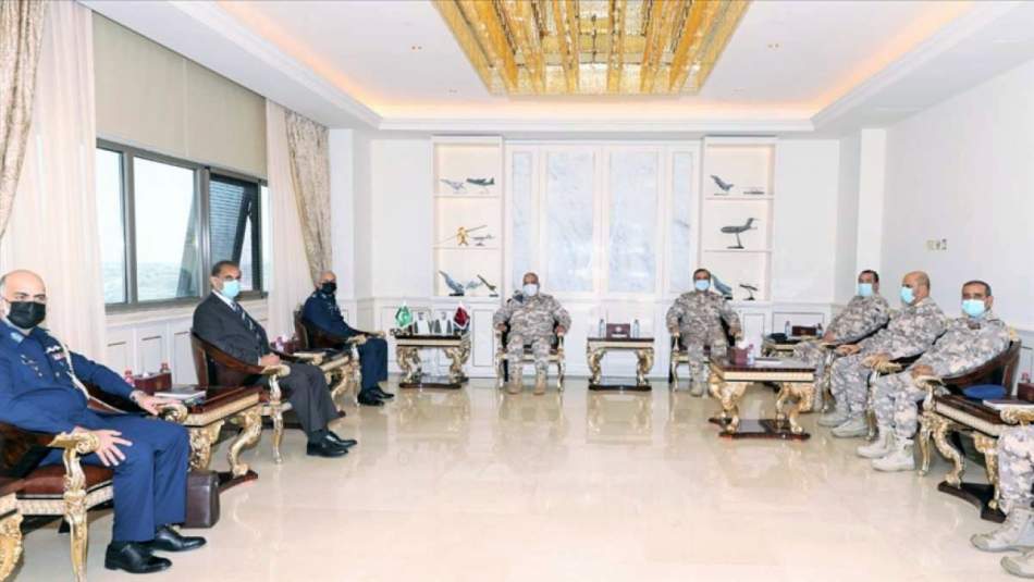 Katar ile Pakistan Askeri İş Birliğinin Güçlendirilmesini Görüştü
