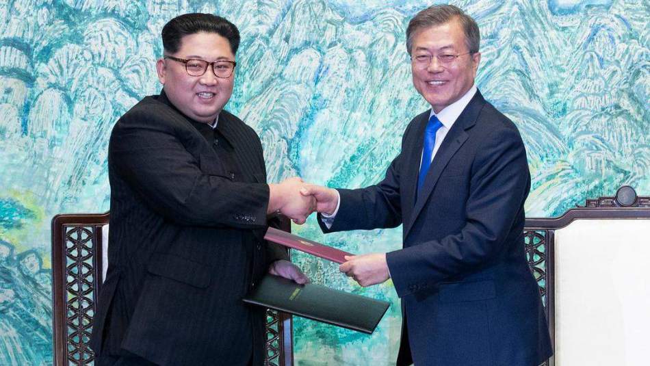 Koreli liderler üçüncü tarihi zirve için Pyongyang'da biraraya geldi
