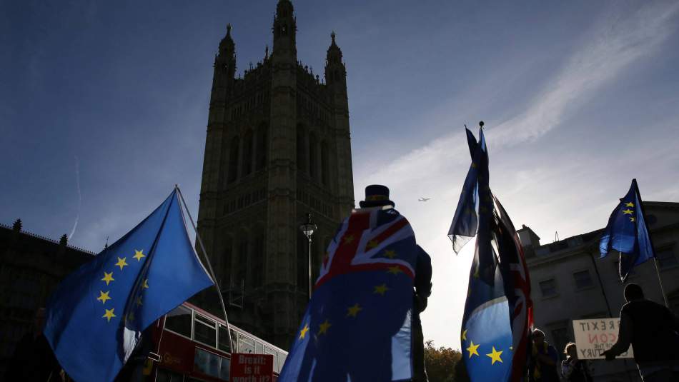 Brexit'in Londra'daki yansıması: İki bakan istifa etti