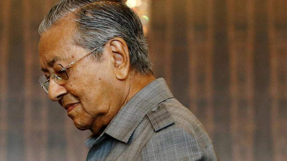 Malezya’da 92 yaşındaki Mahathir 60 yıllık koalisyonu devirdi