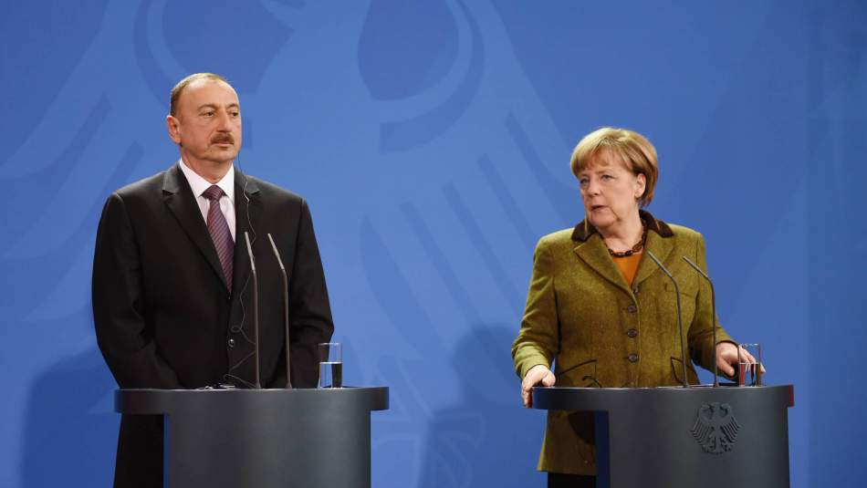 Merkel Azeri doğalgazı için Bakü'ye gidiyor