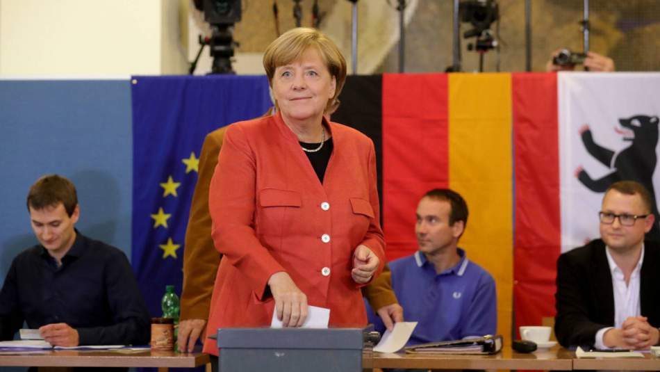 Bavyera seçimlerinde Merkel'e ağır darbe