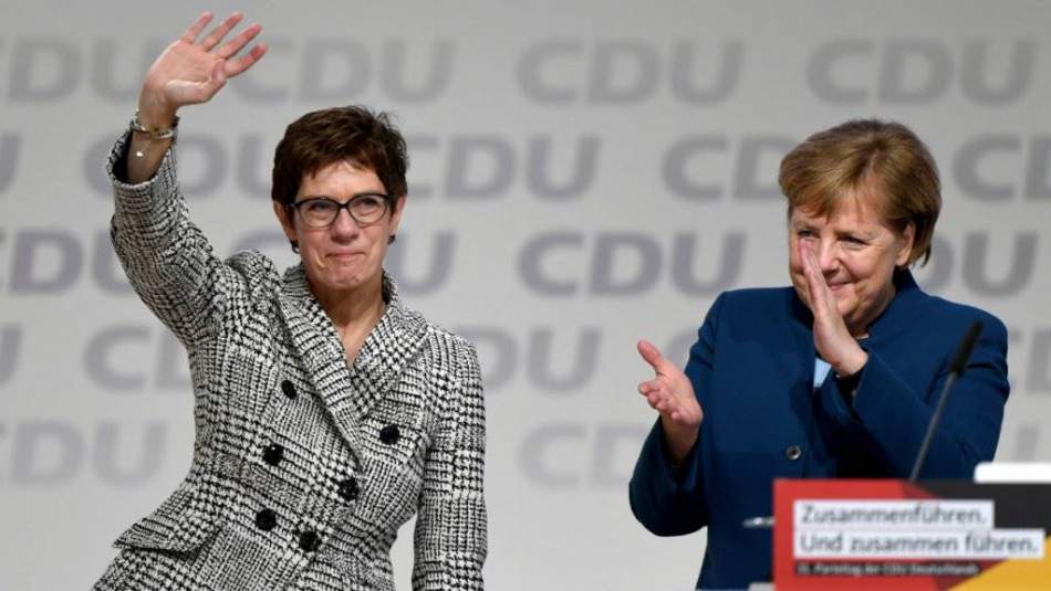 Merkel'den Ortak Avrupa Uçak Gemisine Yeşil Işık