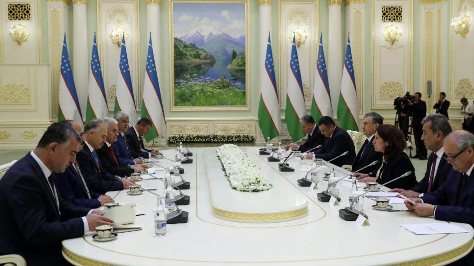 Mirziyoyev, Binali Yıldırım'ı kabul etti