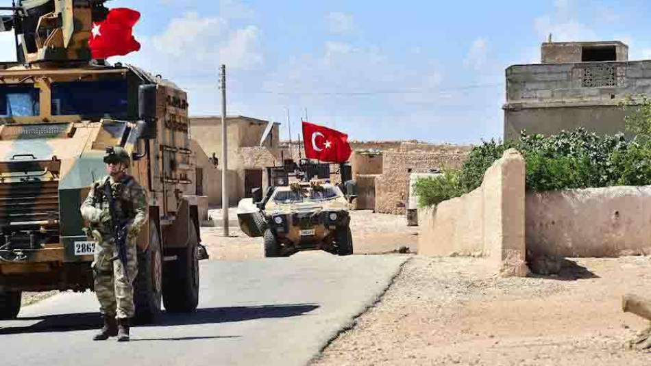 TSK Münbiç'te üçüncü devriye görevini gerçekleştirdi
