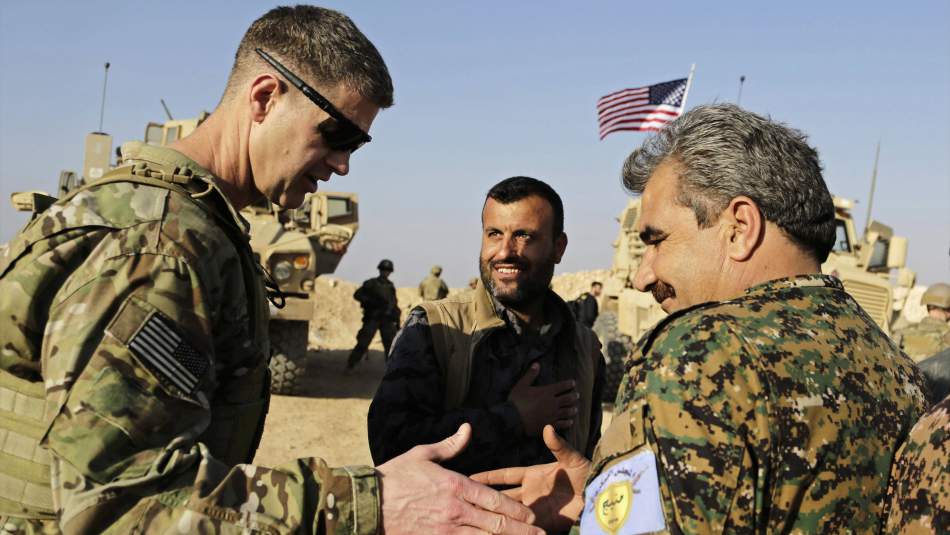 ABD askerleri Suriye'nin doğusunda YPG/PKK ile 'omuz omuza' görüntülendi