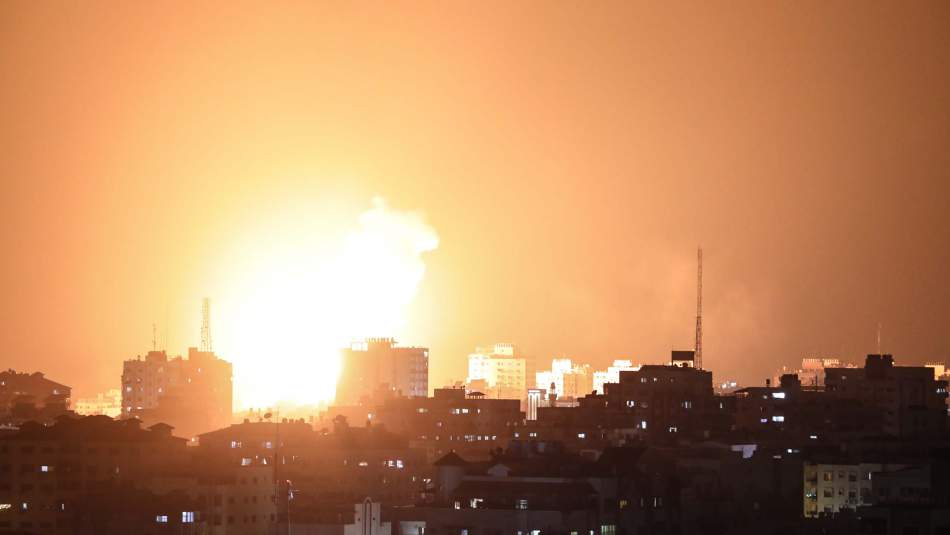 İsrail Savaş Uçakları Gazze'yi Bombaladı