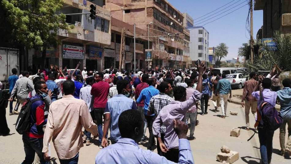 Sudan'da Son Durum: Gösteriler Devam Ediyor, Elektrikler Kesik