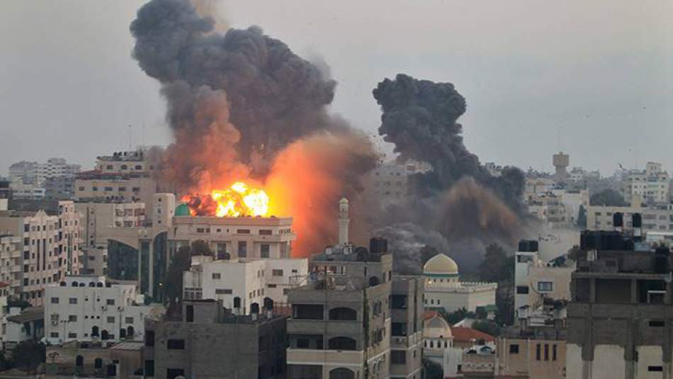 İşgalci İsrail'den Gazze'ye ağır bombardıman
