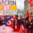 Fransa'da Macron karşıtı 250 bin kişi sokağa indi