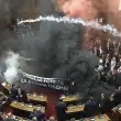 Sırbistan Parlamentosunda Çok Sayıda Sis Bombası Patlatıldı