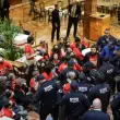 ABD’de Gözaltına Alınan Aktivist Mahmud Halil için Düzenlenen Oturma Eyleminde 98 Protestocu Tutuklandı