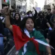 Los Angeles’ta Olağanüstü Hal İlan Edildi: Amerikan Bayrakları Yakılıyor, Yerine Meksika Bayrakları Dalgalandırılıyor