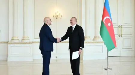 Aliyev, Filistin’in Yeni Büyükelçisi Metani’yi Kabul Etti