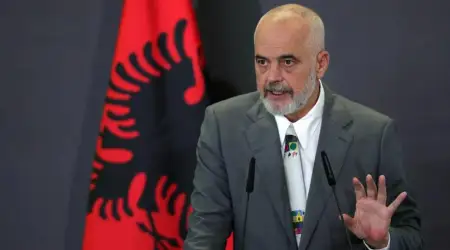 Arnavutluk Başbakanı, İngiltere’nin Üçüncü Ülkelerde Sığınma Merkezi Planını "Utanç Verici" Olarak Nitelendirdi