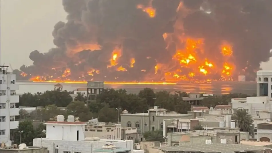İsrail’den Yemen’e “Siyah Bayrak” Operasyonu: Limanlar, Enerji Tesisleri ve Ticari Gemi Hedef Alındı