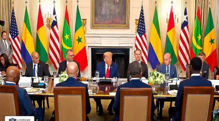 Trump, Beş Afrika Ülkesiyle Ne Konuştu? Liberya Devlet Başkanı'na Saygısızlık Etti