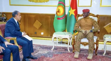 Mısır Cumhurbaşkanı Sisi, Afrika’da İstikrarın ve Güvenliğin Geliştirilmesi Konusunda İşbirliği Yapmak Üzere Burkina Faso Liderine Mesaj Yolladı