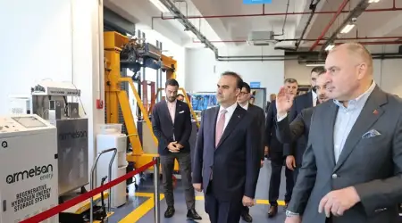 Bakan Kacır Açıkladı: 3.500 Savunma Sanayii Firmasında 100 Bin Kişi Çalışıyor, Yaş Ortalaması 34, Türkiye’nin Yenilikçi Gücünü Ortaya Koyuyor