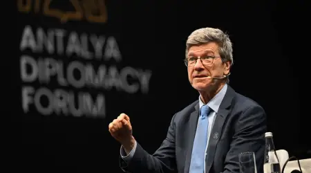 Ünlü ABD’li Ekonomist Jeffrey Sachs: ABD Artık Diplomasi Yürütmüyor, Sadece Tehdit Ediyor