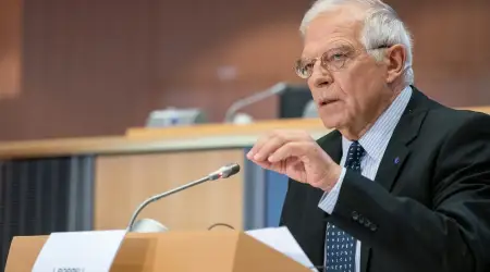 Eski AB Yüksek Temsilcisi Josep Borrell, Son Ticaret Tarifesi Anlaşmasını İmzalayan AB Komisyonu’nun Trump’a Dalkavukluğu Seçtiğini Söyledi