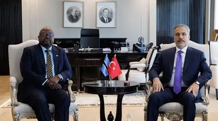 Dışişleri Bakanı Hakan Fidan Bostvana’lı Bakan ile Görüştü