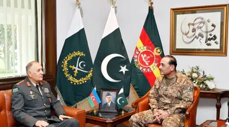 Pakistan’ın Kuruluş Yıldönümünde Kardeşlik Mesajı: Azerbaycan ve Türkiye Askeri Birlikleri Geçit Töreninde Yer Aldı, Azerbaycan Tarafından Pakistan Genelkurmay Başkanı Asim Munir’e Özel Nişan Verildi