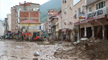 Pakistan, Keşmir ve Nepal’deki Afette 300’den Fazla Kişi Hayatını Kaybetti