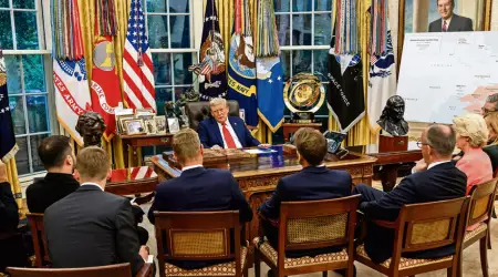 İngiliz The Guardian Bu Görüntüyü Yorumladı: Avrupa Liderleri Trump Karşısında Her Şeye Muhtaç Dilenciler Gibi Davranıyor