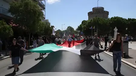 Avustralya, Yunanistan ve Tunus'ta Soykırımcı İsrail Karşıtı Devasa Protesto Eylemleri Düzenlendi
