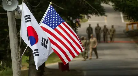 Trump 40 Bin Asker Bulundurarak Baskı Altında Tuttuğu Güney Kore’den Şimdi de Toprak Talep Etti
